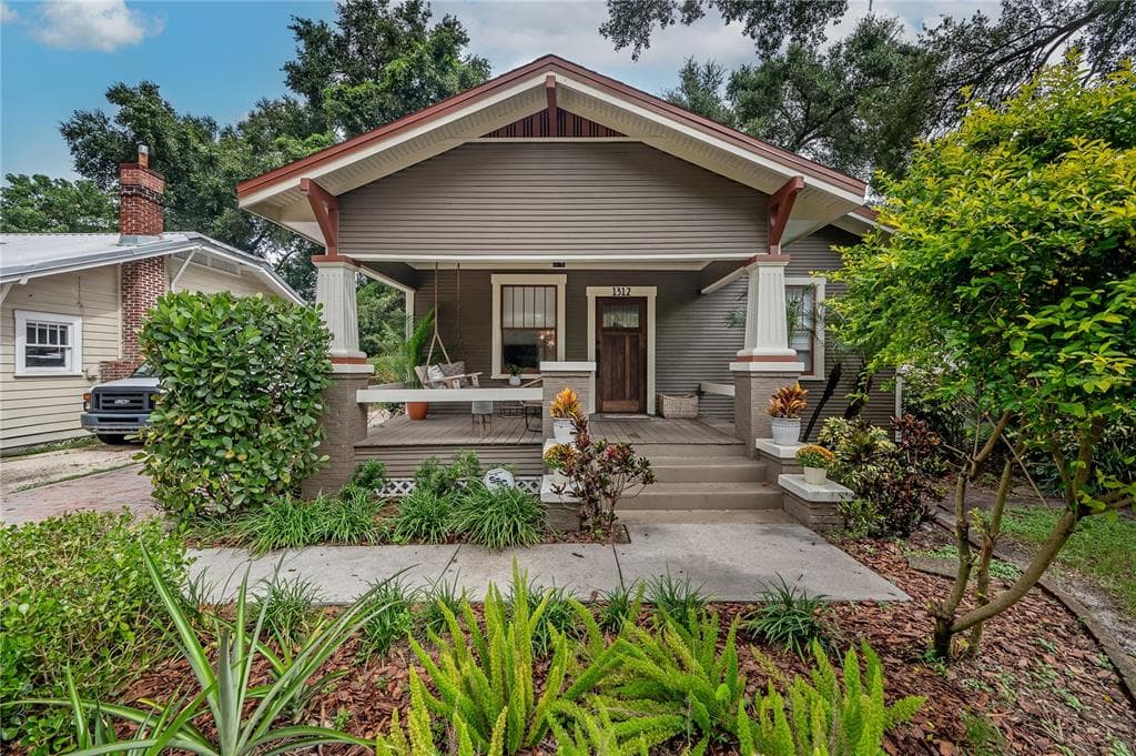 1312 E GIDDENS AVENUE TAMPA, FL 33603