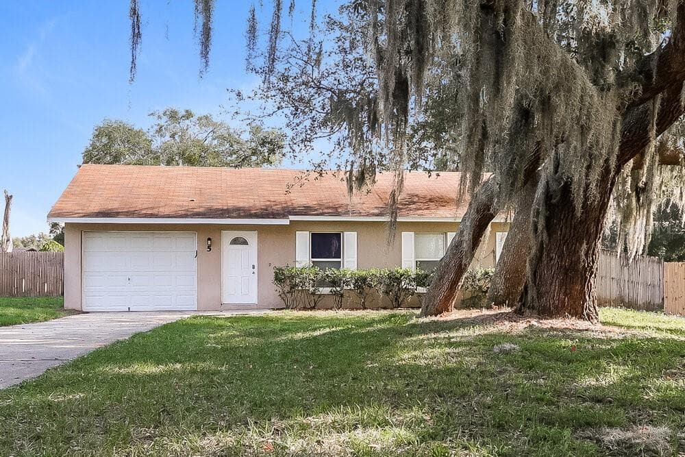 5 BAY RIDGE LOOP MASCOTTE, FL 34753