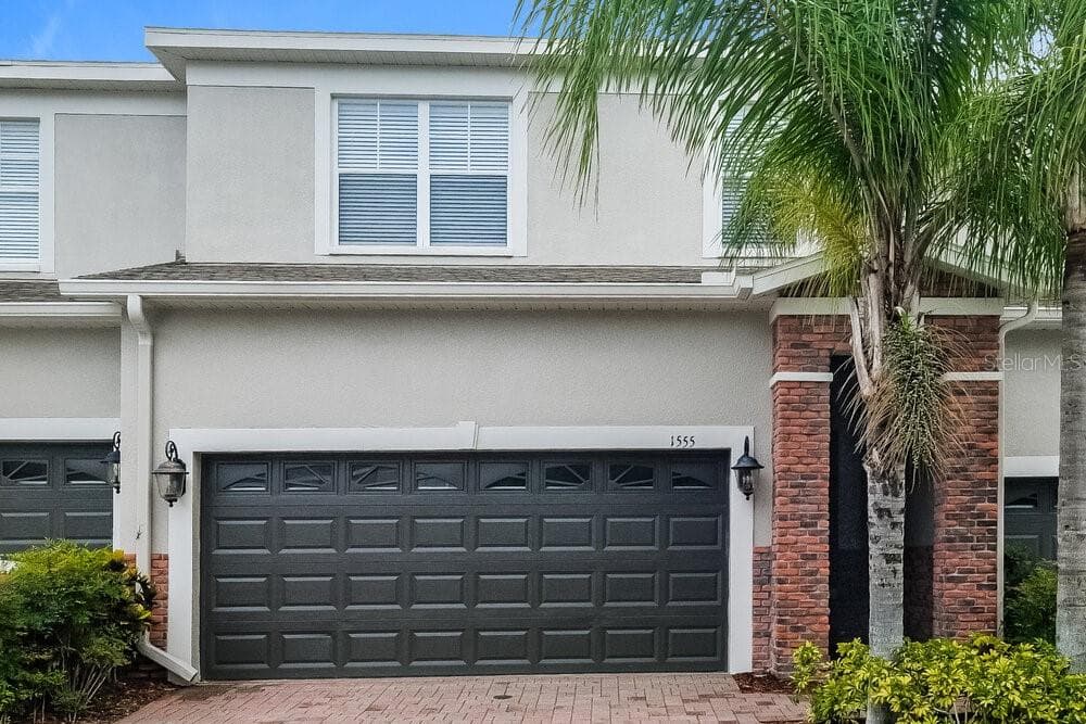1555 HILLVIEW LANE TARPON SPRINGS, FL 34689