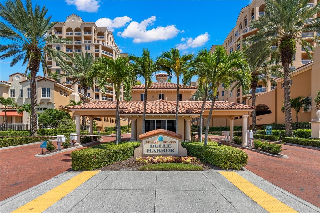 521 MANDALAY AVENUE UNIT 405 CLEARWATER BEACH, FL 33767