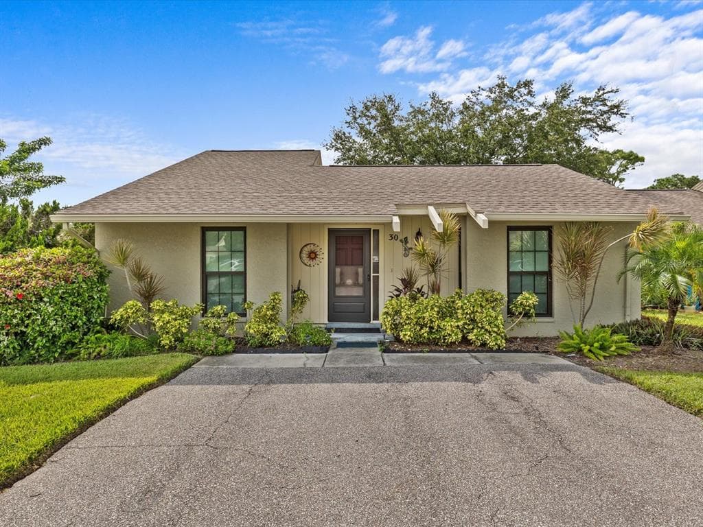 30 WINDRUSH BAY DRIVE TARPON SPRINGS, FL 34689
