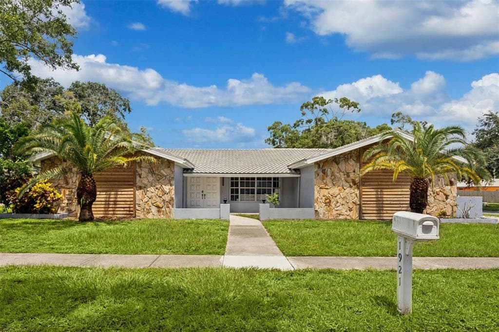 1921 BLUE HERON WAY PALM HARBOR, FL 34683