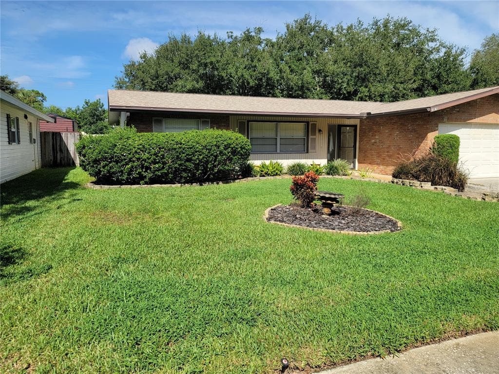 2068 BUTTERNUT CIRCLE W CLEARWATER, FL 33763