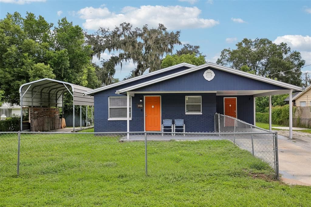 2406 GIDDENS AVENUE SEFFNER, FL 33584