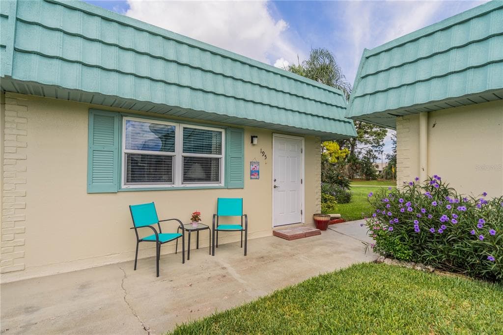 101 CAMBRIDGE TRAIL UNIT 195 SUN CITY CENTER, FL 33573