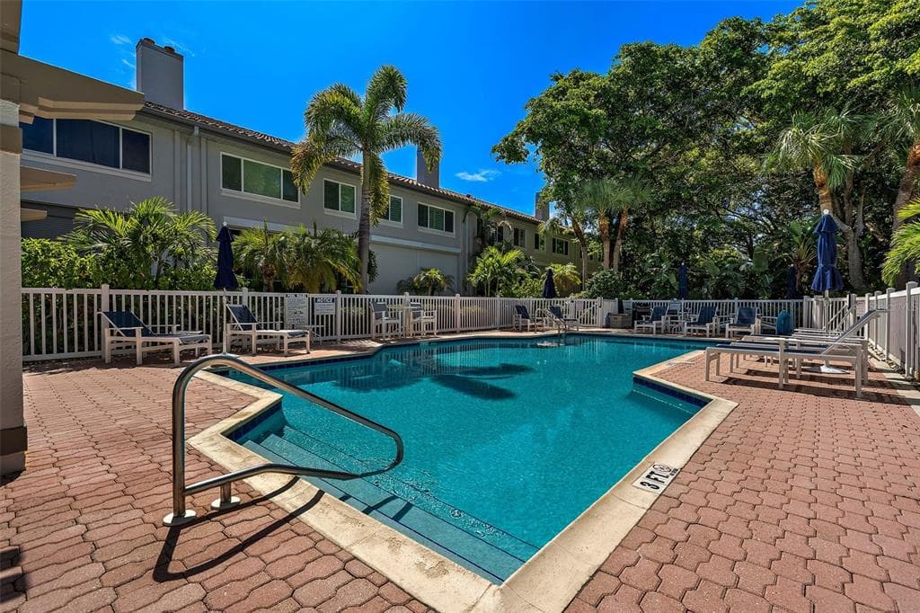 903 PINELLAS BAYWAY S UNIT 207 TIERRA VERDE, FL 33715