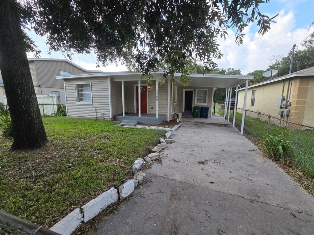 3208 E POWHATAN AVENUE TAMPA, FL 33610
