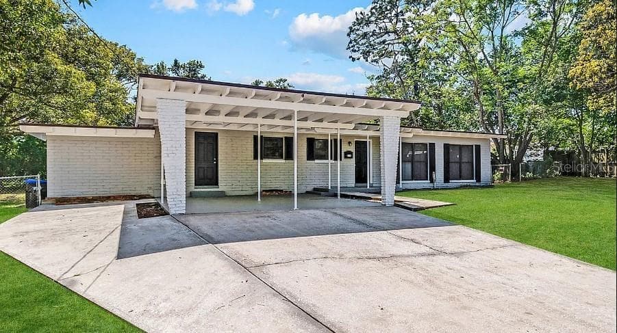 5710 BOLLING DRIVE ORLANDO, FL 32808