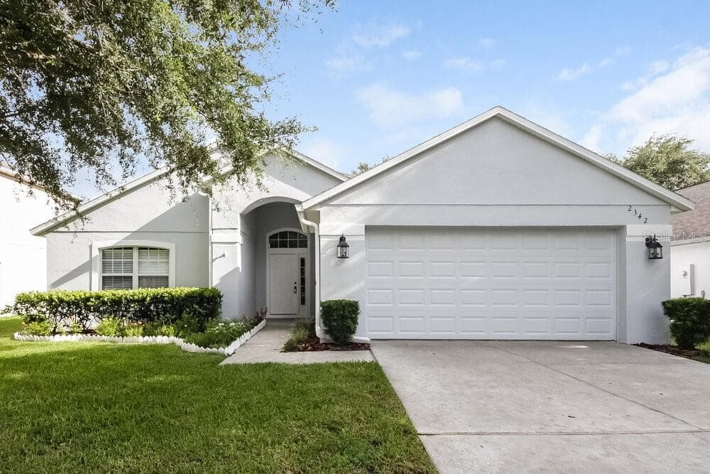 2342 CERBERUS DRIVE APOPKA, FL 32712