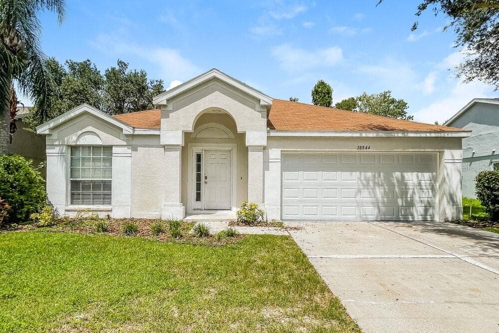 28844 STORMCLOUD PASS WESLEY CHAPEL, FL 33543