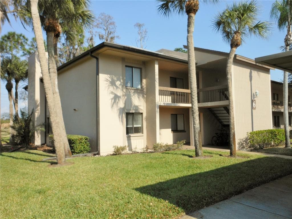 112 WOODLANDS COURT UNIT 112 OLDSMAR, FL 34677