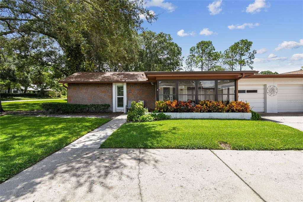 2231 SPRUCE LANE UNIT B PALM HARBOR, FL 34684