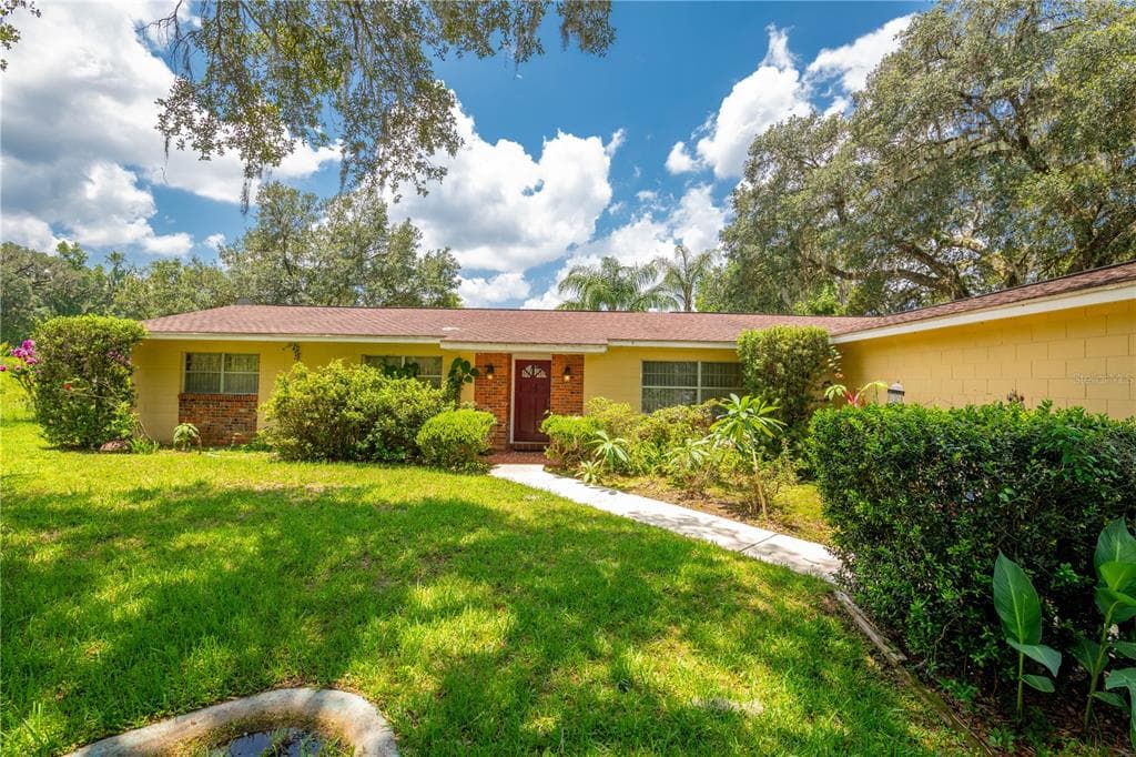 6065 EMERSON ROAD BROOKSVILLE, FL 34601