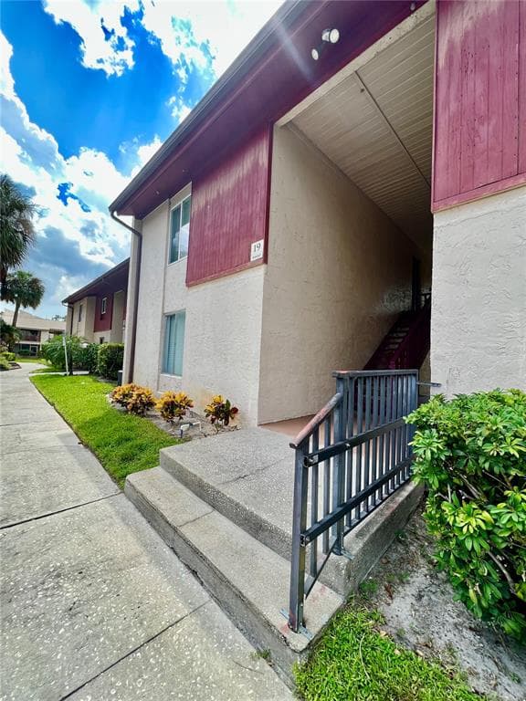 8610 CHAMPLAIN COURT UNIT 102 TAMPA, FL 33614