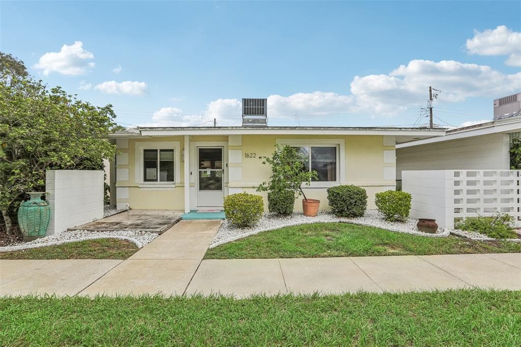 1622 COUNCIL DRIVE SUN CITY CENTER, FL 33573