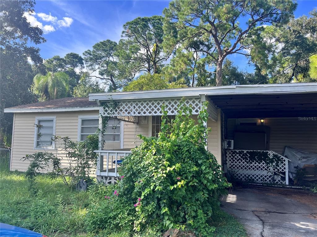 403 6TH AVENUE SW RUSKIN, FL 33570