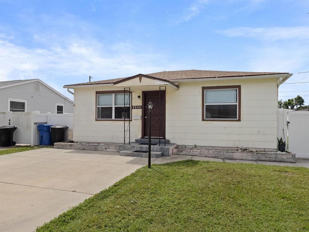 4944 36TH AVENUE N ST PETERSBURG, FL 33710