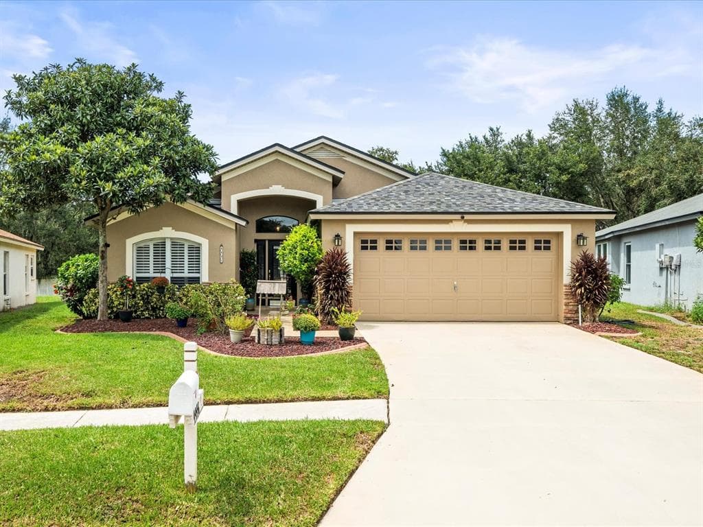 4446 HORSESHOE PICK LANE VALRICO, FL 33594