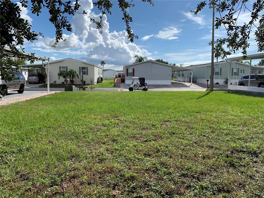 223 N SAINT GEORGE CIRCLE APOLLO BEACH, FL 33572