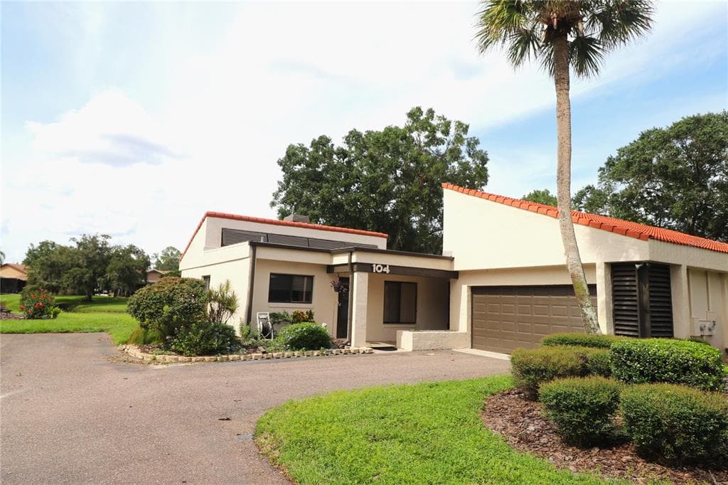 104 CAPRI COURT N PLANT CITY, FL 33566