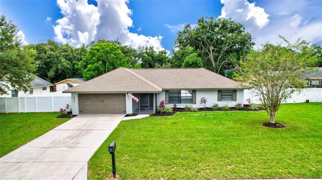 4536 MOHICAN TRAIL VALRICO, FL 33594