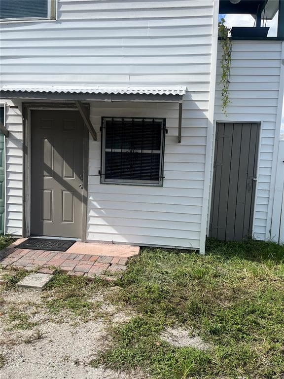 2730 DARTMOUTH AVENUE N UNIT 1/2 lower ST PETERSBURG, FL 33713