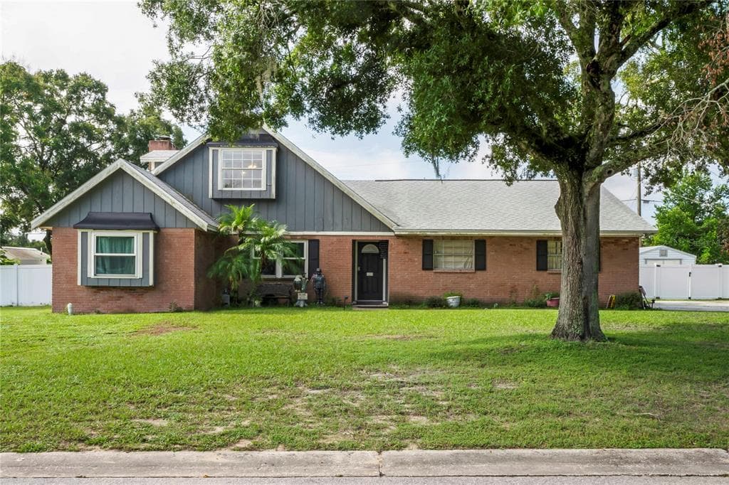 613 ROYAL CREST WAY BRANDON, FL 33511