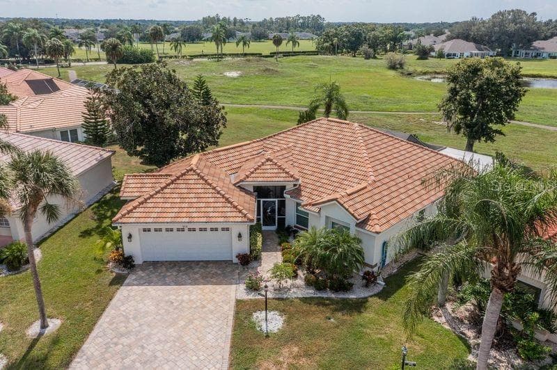 914 KINGS BOULEVARD UNIT 18 SUN CITY CENTER, FL 33573