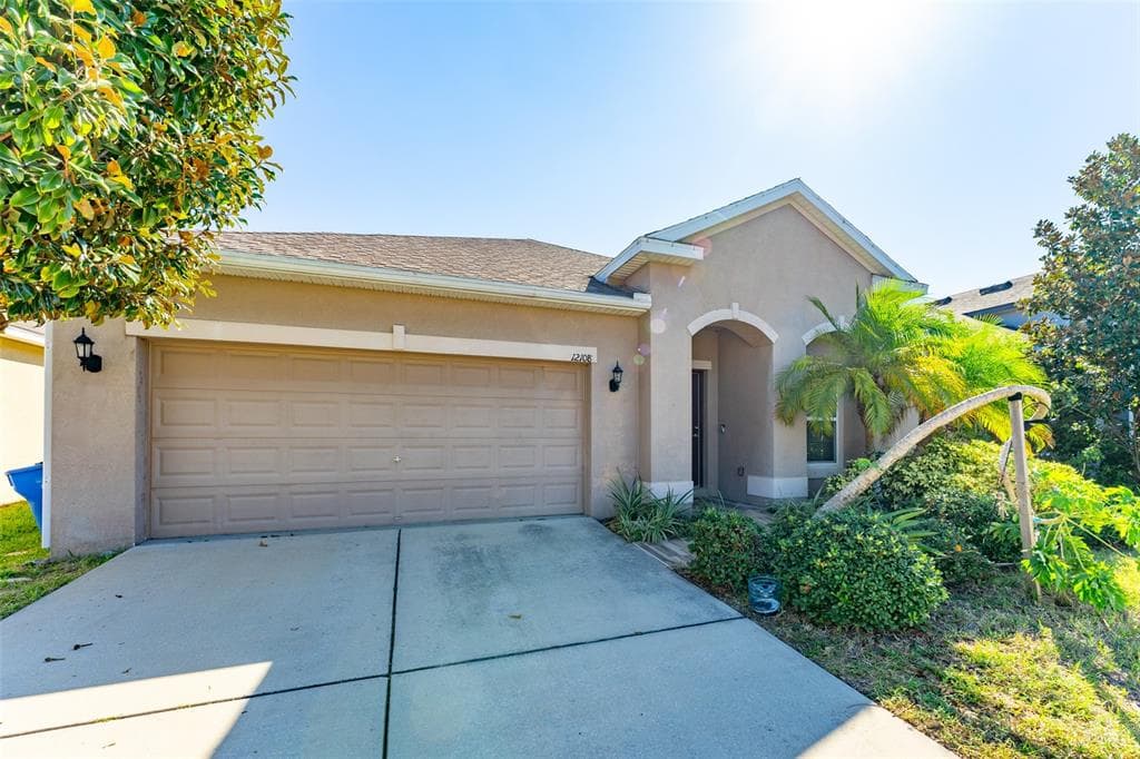 12108 WHISTLING WIND DR RIVERVIEW, FL 33569