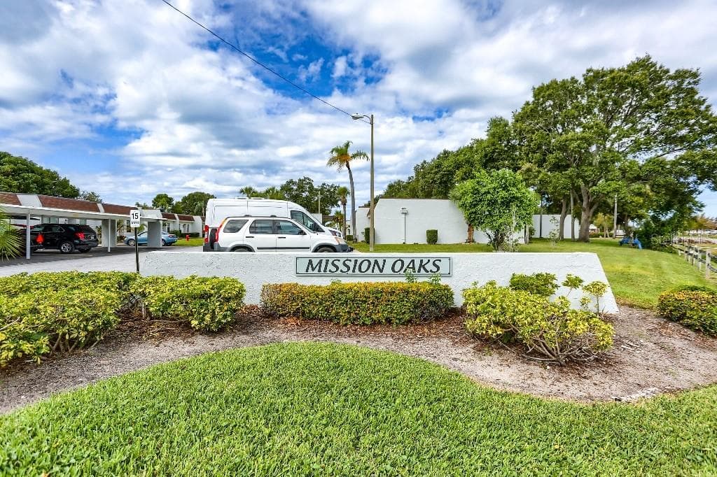 9031 MISSION OAKS BOULEVARD UNIT 9031 SEMINOLE, FL 33776