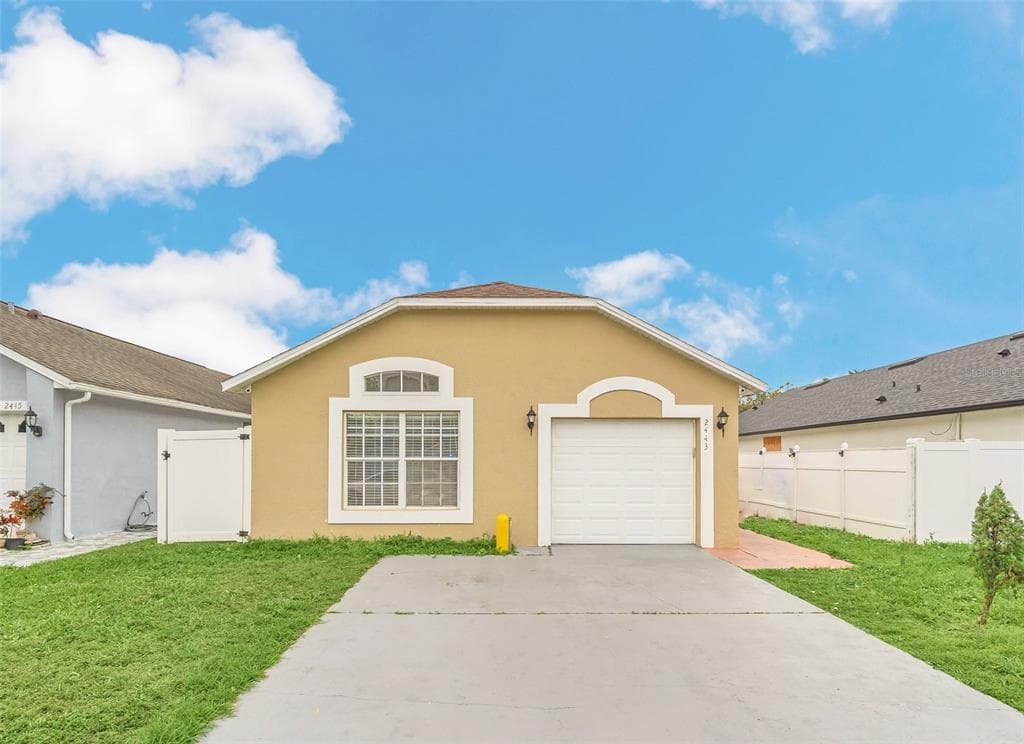 2443 PARSONS POND CIRCLE KISSIMMEE, FL 34743