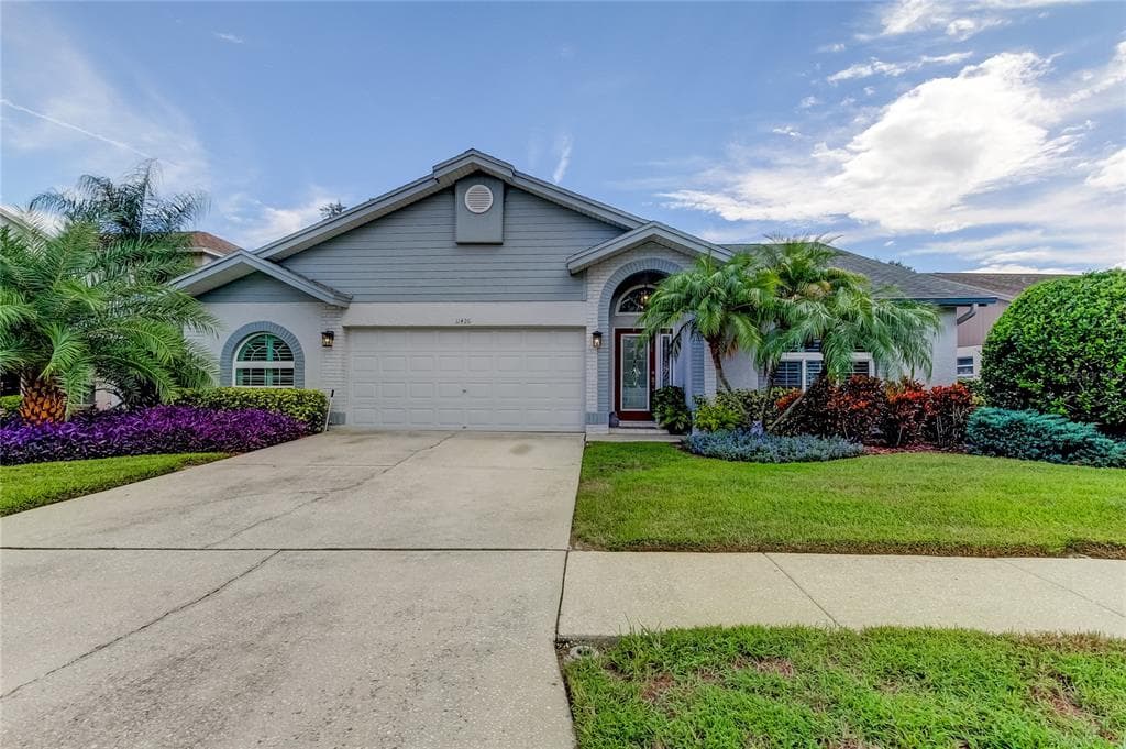 11426 GLENMONT DRIVE TAMPA, FL 33635