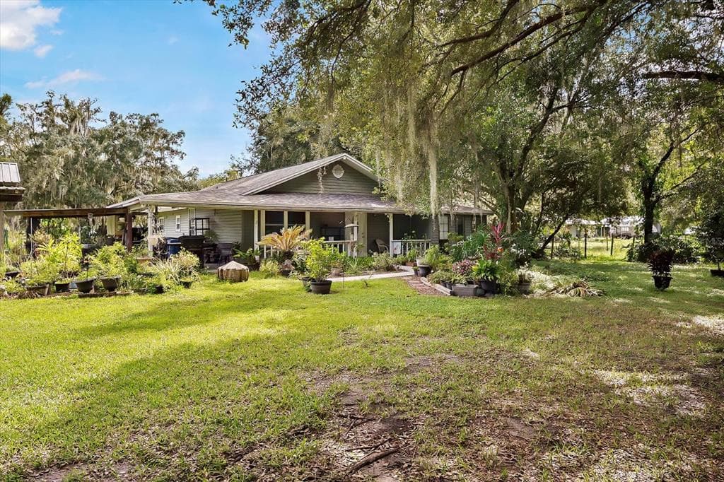 1223 W COUNTY LINE ROAD ZEPHYRHILLS, FL 33540