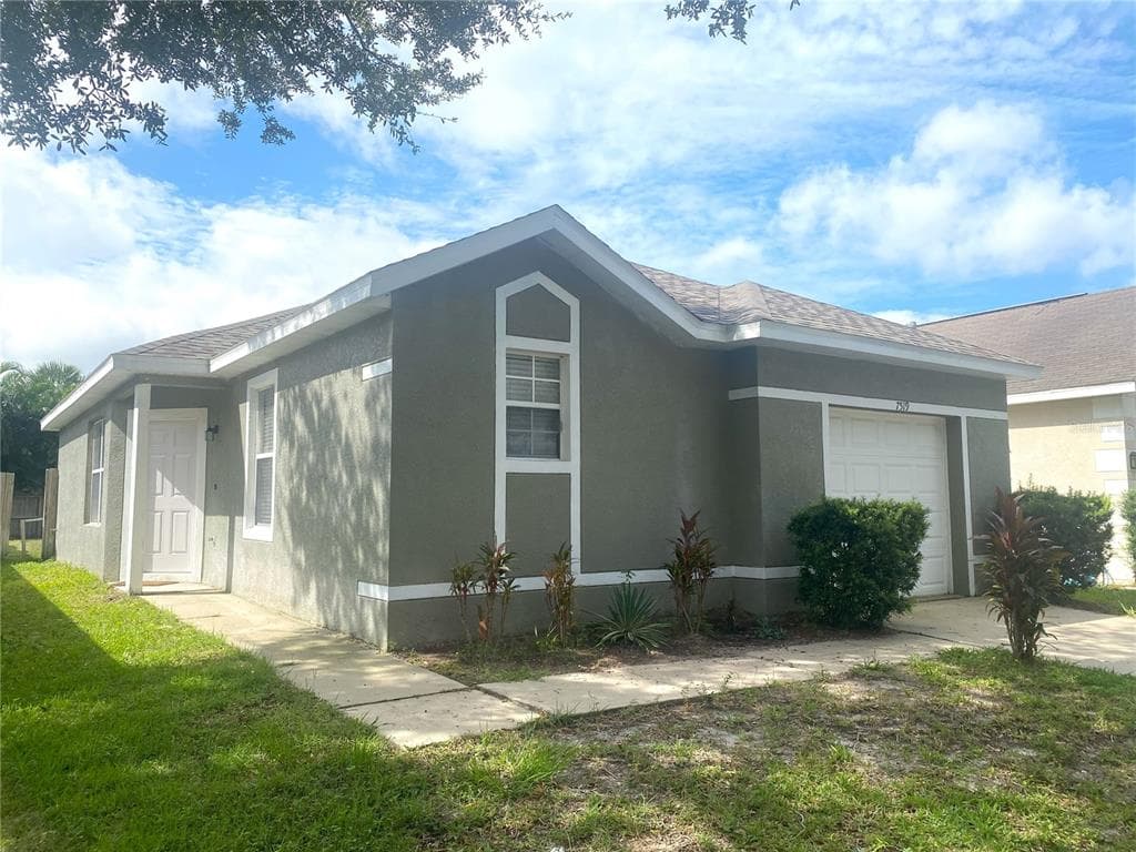7519 OXFORD GARDEN CIRCLE APOLLO BEACH, FL 33572