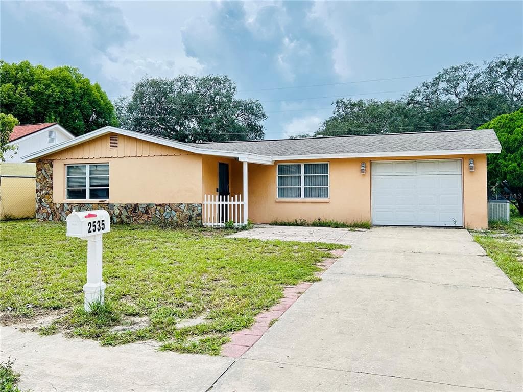 2535 FLINTWOOD DRIVE HOLIDAY, FL 34690