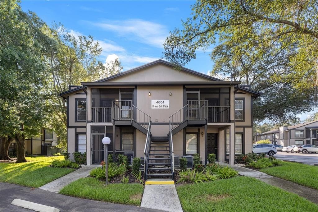 4004 DREAM OAK PLACE UNIT 203 TAMPA, FL 33613