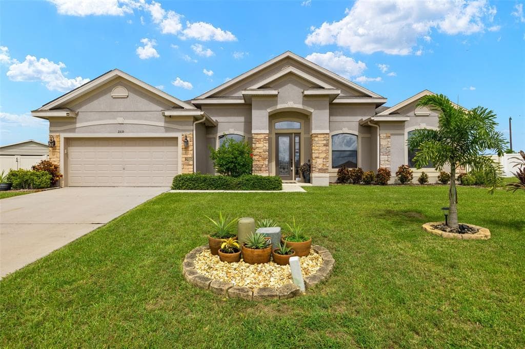 2535 SUNSET CIRCLE LAKE WALES, FL 33898