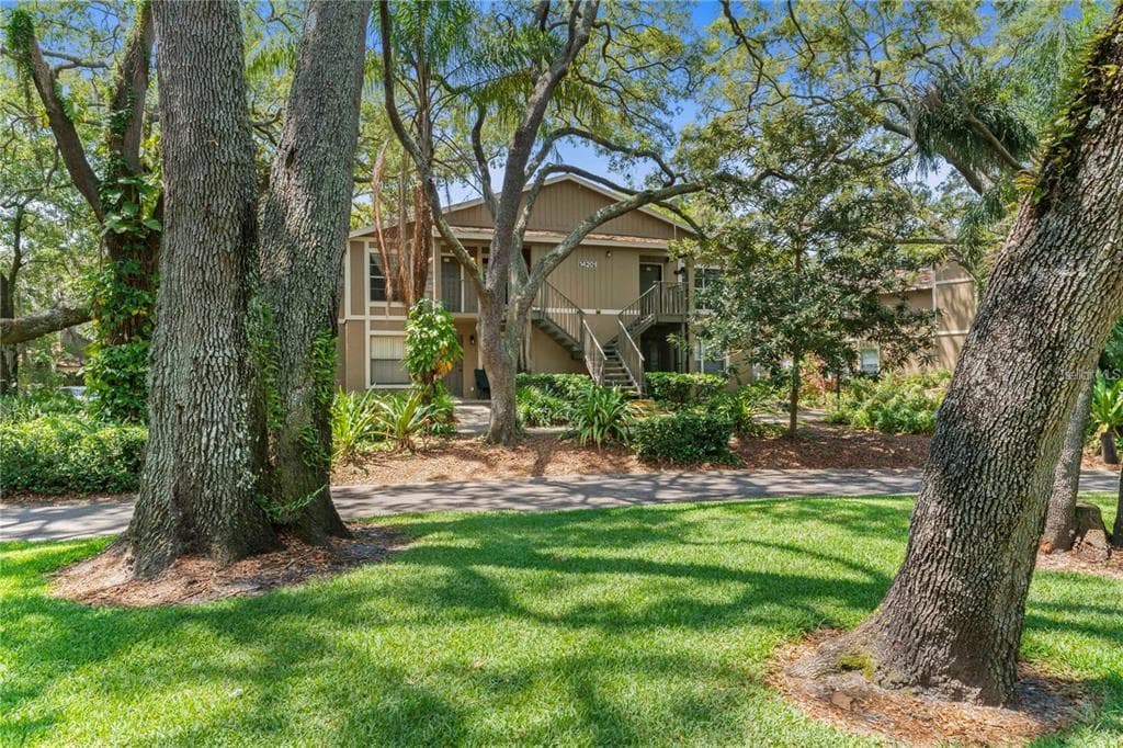 14201 SHADOW MOSS LANE UNIT 201 TAMPA, FL 33613