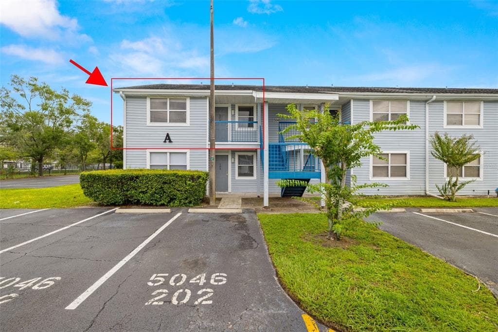 5046 TERRACE PALMS CIRCLE UNIT 202 TAMPA, FL 33617