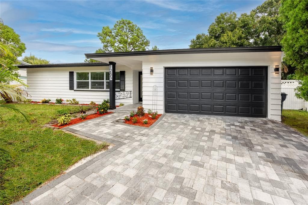 1285 63RD TERRACE S ST PETERSBURG, FL 33705