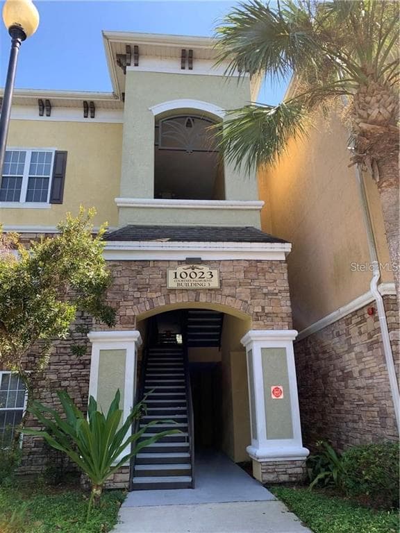 10023 COURTNEY PALMS BOULEVARD UNIT 203 TAMPA, FL 33619