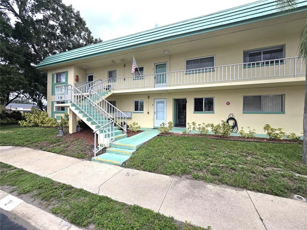 2005 GREENBRIAR BOULEVARD UNIT 1 CLEARWATER, FL 33763