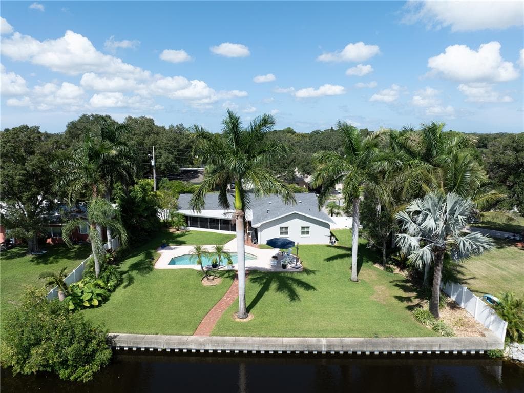 835 SEACREST DRIVE