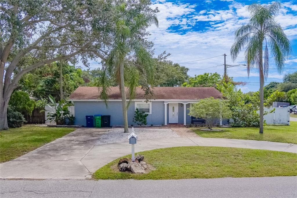 10842 61ST AVENUE SEMINOLE, FL 33772