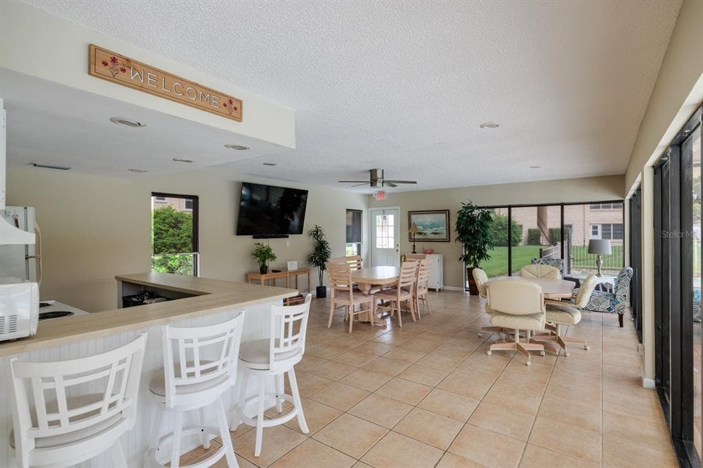103 CEDARWOOD CIRCLE UNIT 103 SEMINOLE, FL 33777
