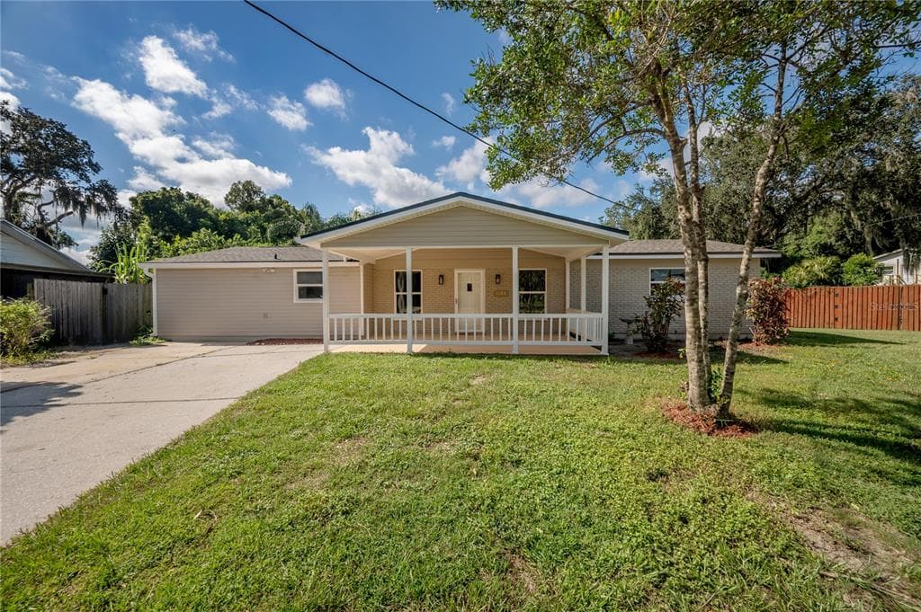 1104 W CAMELLIA DRIVE BRANDON, FL 33510