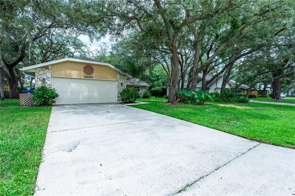 8293 PHILADELPHIA AVE SPRING HILL, FL 34608