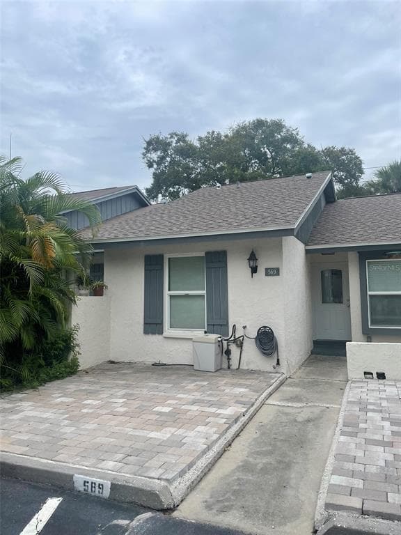 569 LAGUNA VISTA COURT LARGO, FL 33771