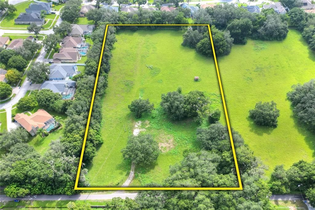 2910 RANCH ROAD DOVER, FL 33527