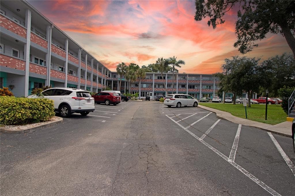 4300 58TH STREET N UNIT 1923 KENNETH CITY, FL 33709